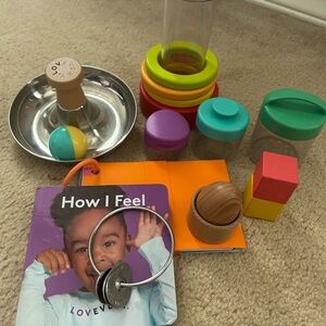 Lovevery The Explorer Play Kit - Multicolor